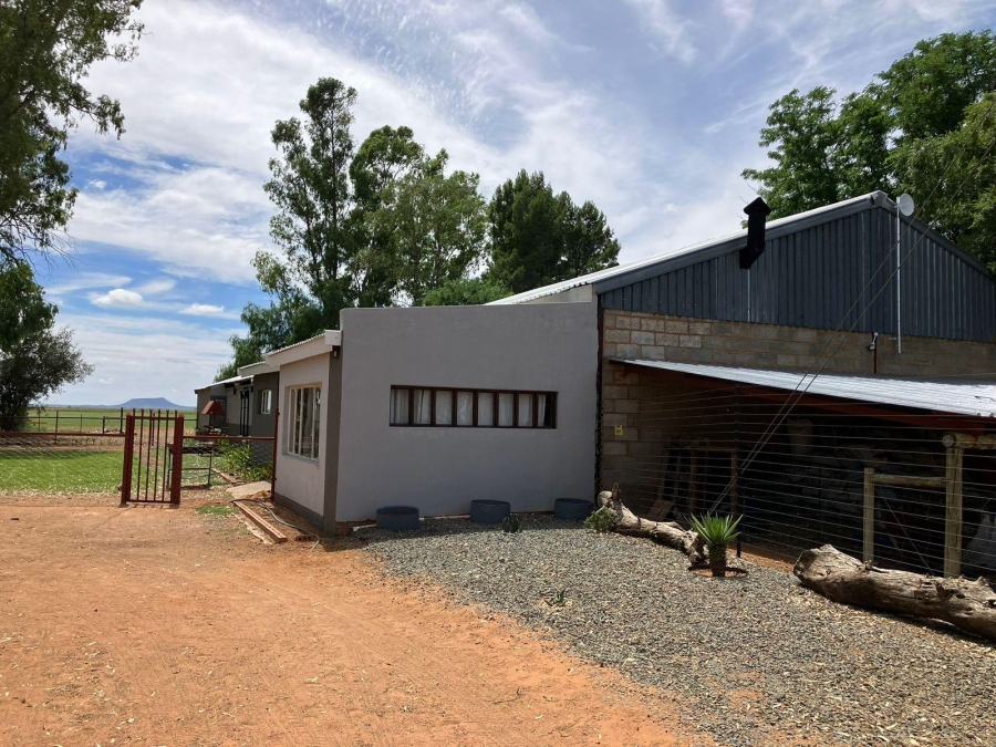 3 Bedroom Property for Sale in Bloemfontein Rural Free State